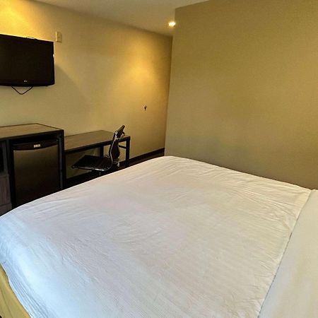 Travelodge By Wyndham Arlington/Dallas Area Экстерьер фото