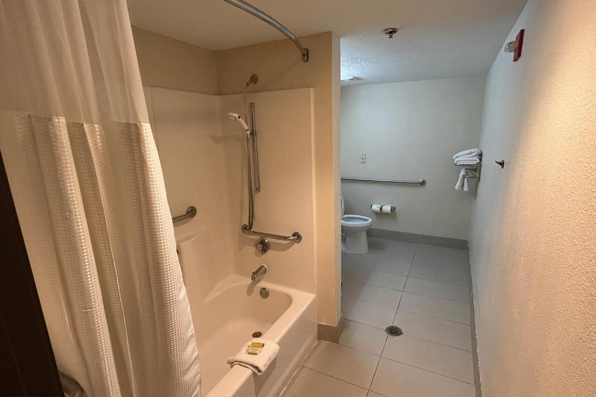 Travelodge By Wyndham Arlington/Dallas Area Экстерьер фото